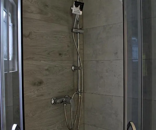 Nad Jeziorem, A Morze W Gratisie